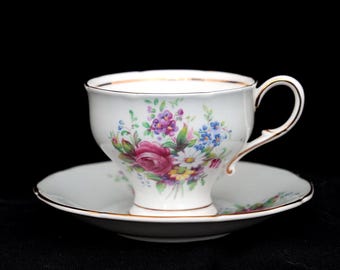 Juego de taza y platillo de té Paragon / Ramo floral pintado a mano / Porcelana fina / Hecho en Inglaterra / Taza de té vintage con autorización real