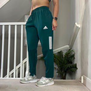 Y2k Adidas green tapered leg slim fit joggers track pants tracksuit bottom Size M unisex retro