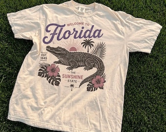 Florida Alligator Graphic Tee, Vintage Florida Shirt, Tropical Sunshine State T-Shirt, Coastal Vacation Tee, Retro Travel Gift
