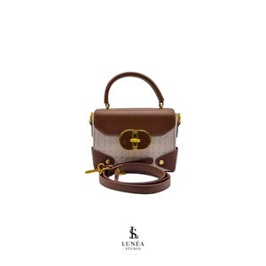 Éclat Mini Bag – Zweifarbige Mini-Tasche in Braun & Beige mit Goldverschluss elegant, kompakt, edel, eyecatcher, abnehmbarer Riemen