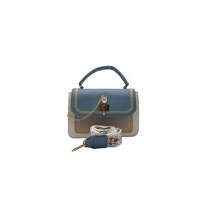 Stylische zweifarbige Handtasche mit Perlen, Kette & Ziernaht, Premium Veganleder, kompakt, abnehmbarer Riemen