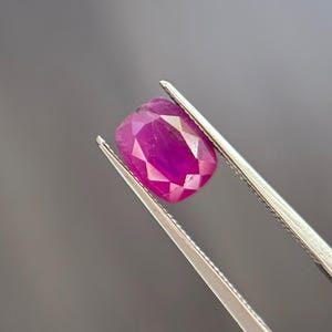 2,63 karat naturlig rubin ädelsten: Antik kuddslipning, juli födelsesten | #02