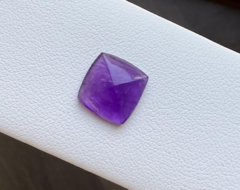 Piedra preciosa hackmanita natural • Cabujón de pan de azúcar cuadrado morado de 3,17 ct