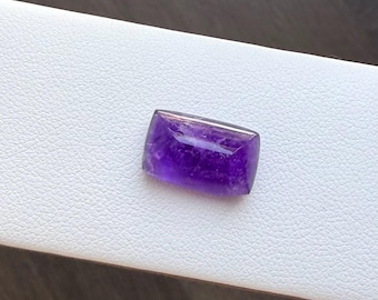 Piedra preciosa hackmanita morada • 7,02 ct en forma de cojín, reactiva a los rayos UV