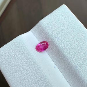 Oval naturlig rubin ädelsten: Ouppvärmd rosa röd, 0,34 karat, juli födelsesten