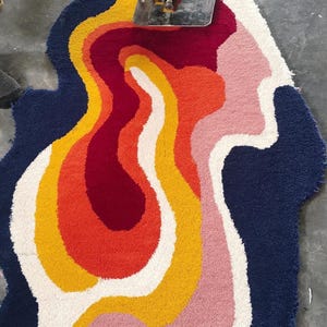 Handmade Tufted Wavy Rug | Retro Abstract Carpet image 4