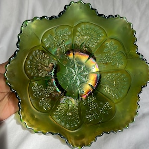 Vintage Fenton Green Carnival Glass Bowl – Peacock, Grapes & Vines – 1920s–40s