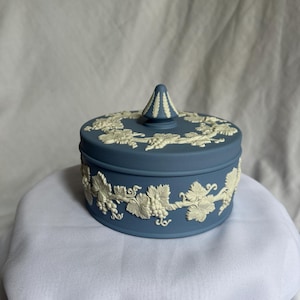 Vintage Wedgwood Blue Jasperware Round Trinket Box – Mint Condition (Made in England)