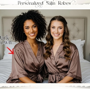 Robes de demoiselle d'honneur personnalisées | Peignoir en satin à monogramme | Cadeau de noce | Robe de mariée avec prénom personnalisé | Robes d'anniversaire | Cadeau de demoiselle d'honneur