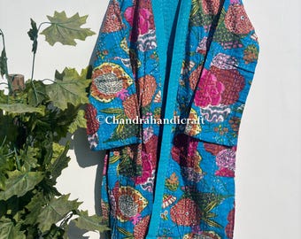 Gequilte kimono met bloemenkantha-motief: handgemaakte katoenen jas