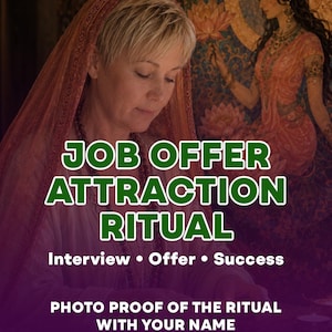 Könnte beinhalten: Eine digitale Grafik mit einer Person mit kurzem blondem Haar, die ein transparentes orangefarbenes Kopftuch und eine Perlenkette trägt. Der Text lautet: JOB OFFER ATTRACTION RITUAL, Interview • Offer • Success, PHOTO PROOF OF THE RITUAL WITH YOUR NAME.