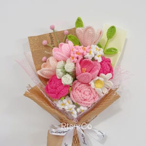 かぎ針編みのバラとチューリップのブーケ、完成したかぎ針編みの花のブーケ、誕生日、記念日、バレンタインデーのギフト、ガールフレンド、妻、お母さん、おばあちゃんへの贈り物