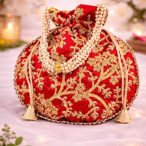 Czerwona haftowana torebka potli, indyjska kopertówka ślubna z perłowymi uchwytami, jedwabna torebka ślubna, świąteczna torebka etniczna.