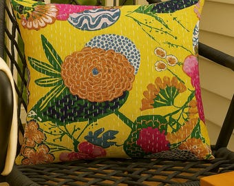 Żółta poszewka na poduszkę Kantha z kwiatowym wzorem, pikowana bawełniana poduszka w stylu boho, ręcznie robiona dekoracja do domu, 16x16