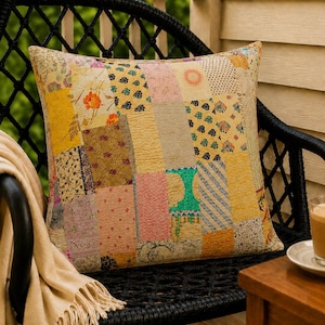Fodera per cuscino Kantha patchwork neutra fatta a mano, cuscino vintage in cotone indiano, decorazione boho-farmhouse