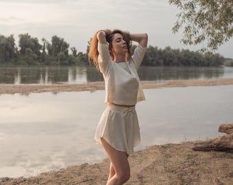 Linen Top and Shorts Set: Women's Two-Piece Summer Vacation Suit