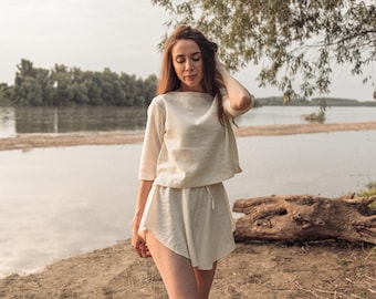Linen Top and Shorts Set: Women's Two-Piece Summer Vacation Suit