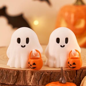 Cute Ghost With a Pumpkin,3D Print Halloween Ghost,Halloween Decoration Desk Display,Spooky Home Decor,Adorable Fall Accent,Halloween Gift.