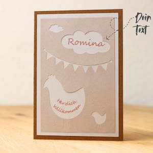 Personalisierbare Geburtskarte mit Huhn & Girlande – Babykarte zur Geburt | nachhaltig | Kraftpapier Klappkarte