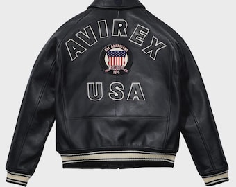 Chaqueta de cuero negra Avirex USA: estilo bomber con bordados llamativos, estilo retro urbano. Un regalo para ti.