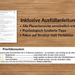 Puede incluir: Documento con texto en alem&aacute;n, que incluye instrucciones y un sistema de priorizaci&oacute;n, se muestra sobre una superficie de madera. El texto destaca la planificaci&oacute;n de h&aacute;bitos y consejos psicol&oacute;gicos. El sistema de priorizaci&oacute;n usa estrellas.