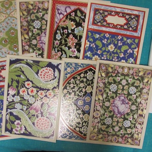 Lot de 8 cartes de voeux Art turc de la peinture enluminée basée sur des motifs anciens ; Imprimé HITIT COULEUR en Turquie, 7 1/2" X 5 1/4"