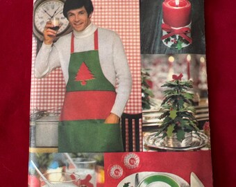 Butterick 5092 Christmas Stocking pattern Christmas apron and crafts pattern ~ Christmas sewing project, Christmas apron pattern