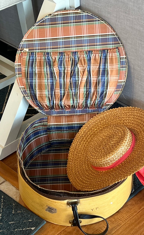 Vintage plaid hat box Gem