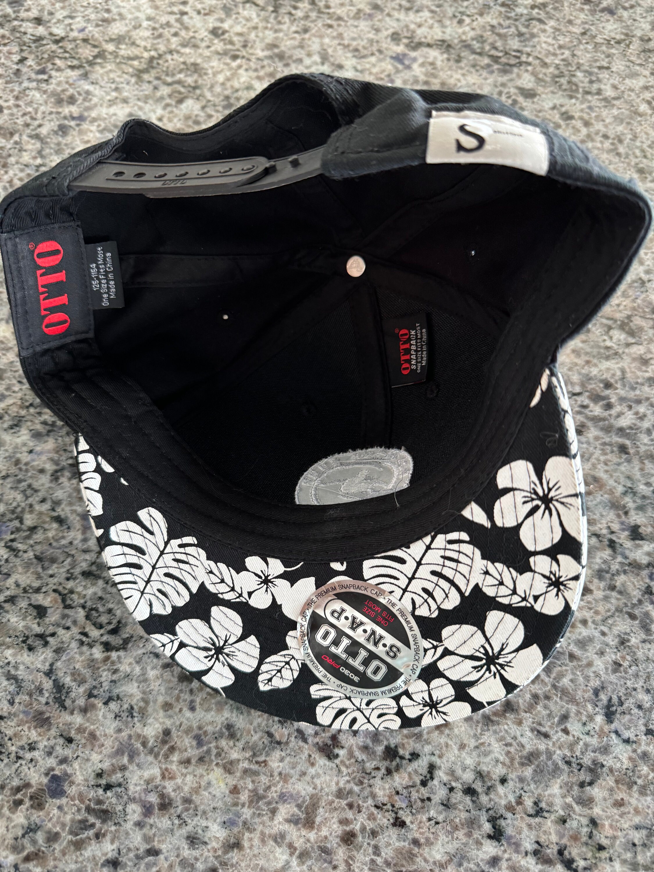 NWT Otto Snapback Hat Solution Surf Black & White Tropical