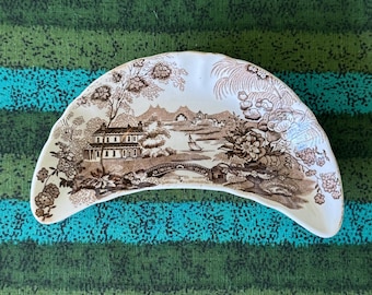 Plato de hueso en forma de media luna marrón "TONQUIN" de Royal Staffordshire, Royal Crownford, fabricado en Inglaterra ~ porcelana formal, porcelana marrón Tonquin, plato de hueso antiguo