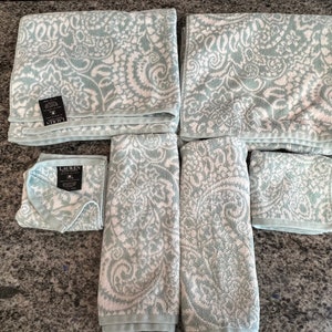 Harvest Gold Floral Set of 3 Towels New & Sealed Bath Guest and
