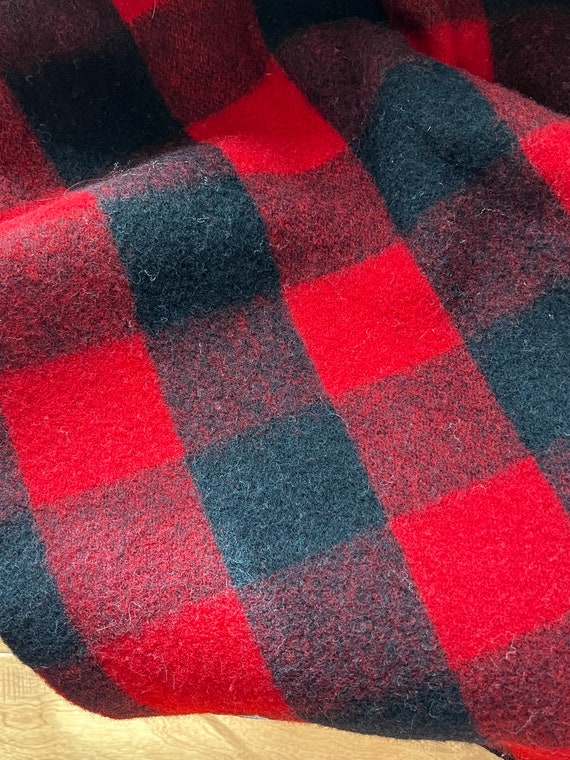 Buffalo plaid blankets with my 48-pin Sentro. : r/MachineKnitting
