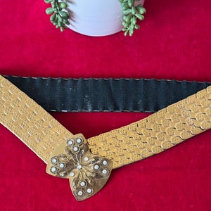 Vintage Fish Scale Belt Stretchy Metal with Bowtie Shape Rhinestone Floral Gold Buckle 30-35&quot; Waist- vintage women&#39;s stretch metal belt