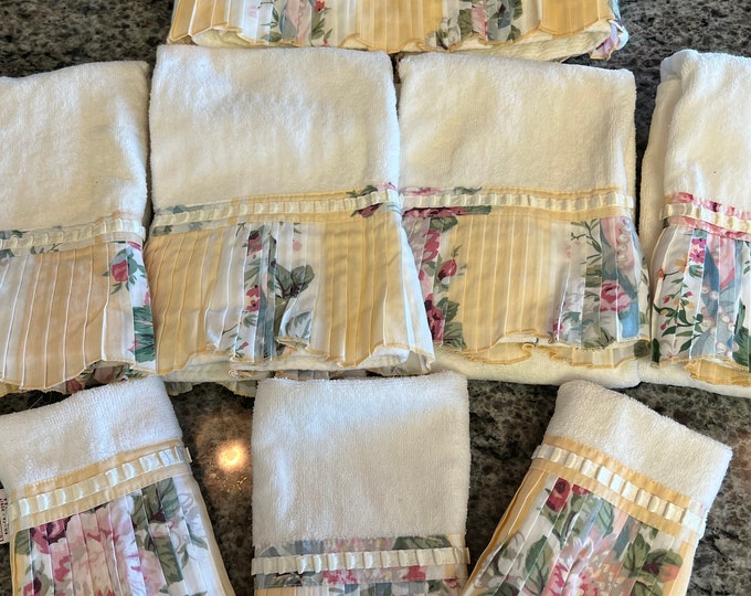 Vintage CROSCILL PRINCESS Yellow Floral Striped Pleat Hem Set of Avanti