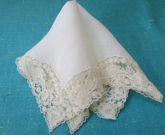 Vintage Creamy White Appenzell Lace with Floral E… - image 2