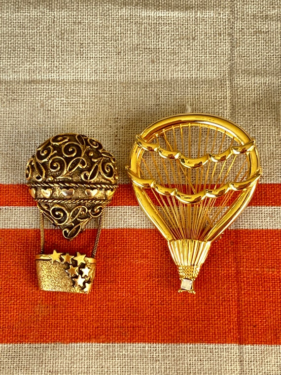 Vintage Lot of 2 Hot Air Balloon Brooch Monet Gold