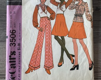 McCalls 3506 High Waist Wide Leg Cuffed Pants, Sweater Vest Top, Blouse & Skirt, Size 12 Cut-Ensemble, SELTEN, aus dem Jahr 1973