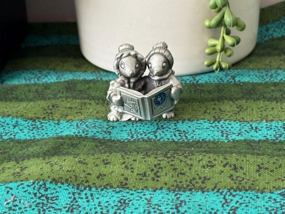 Vintage 1982 Selangor Hudson Vintage Pewter Xmas Caroling Mice