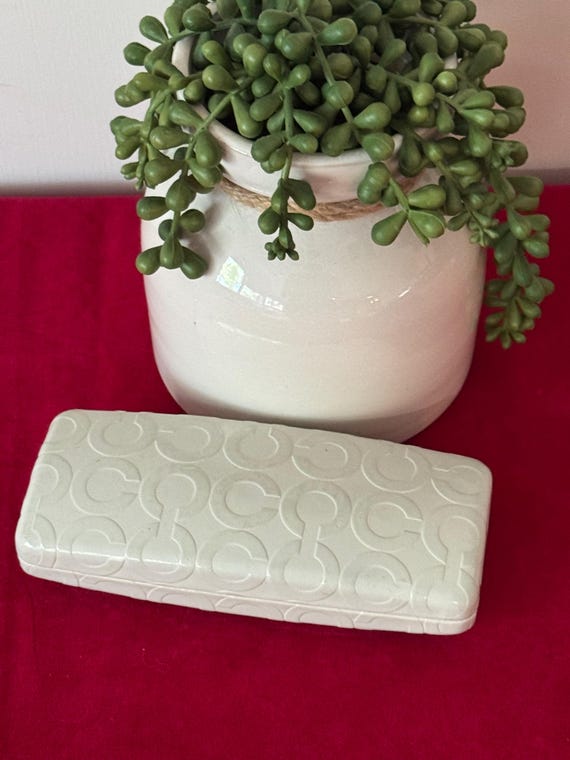 Coach Cream Sunglasses Case Coach Sunglasses Case White/Light Cream Hard Clam Shell Case  main image 4