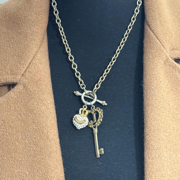 RARE Y2K Juicy Couture Gold Tone Charm Necklace 22” Rhinestone Heart & Heart Key-  Juicy Couture jewelry, lovers jewelry