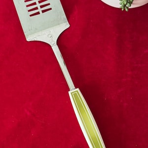 Vintage 70’s Ekco Chromium Plated Slotted Spatula With Green Plastic Handle 13”- vintage Ekco, green handled utensil