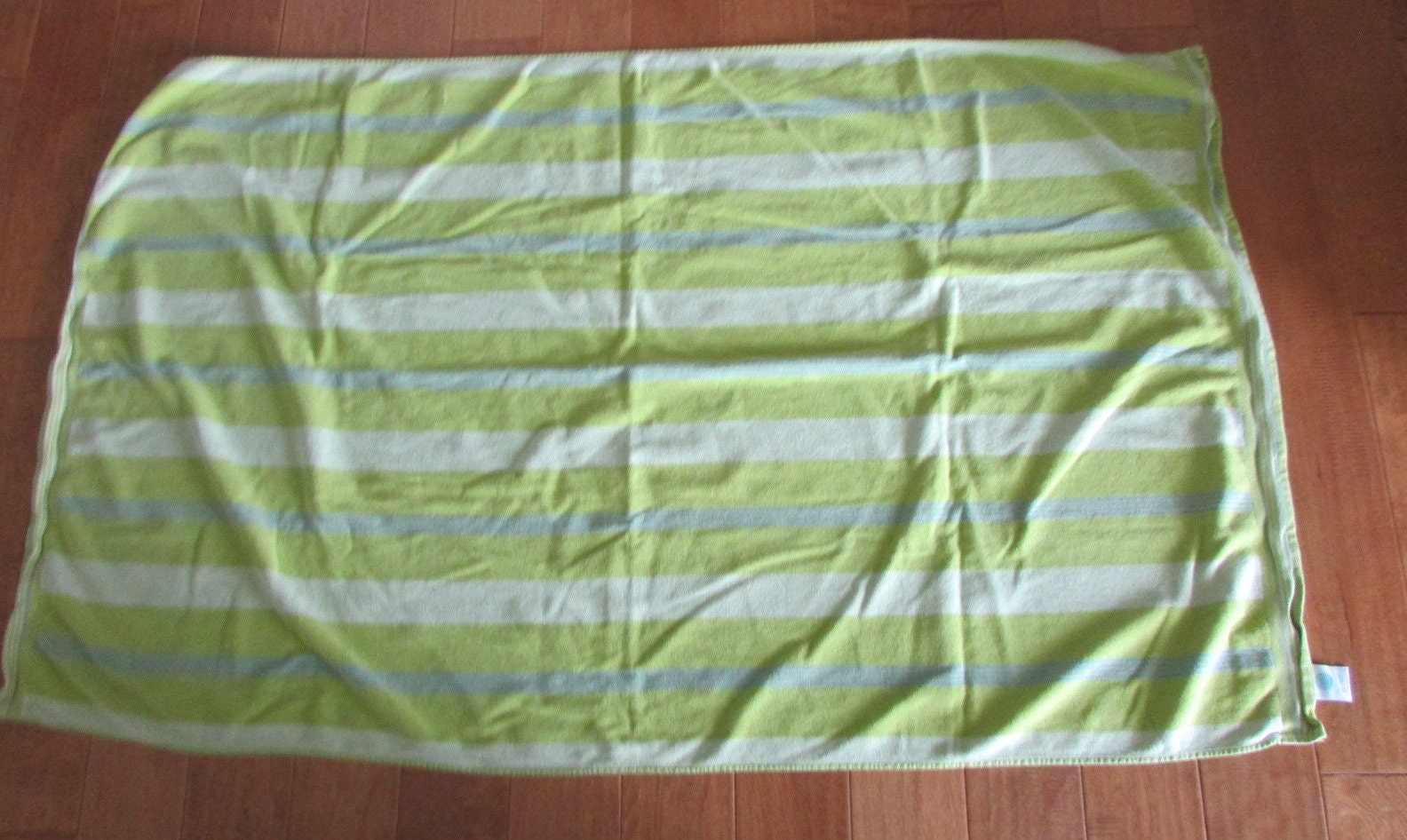 Martha Stewart Collection Quick-Dry Reversible Bath Towel, 27 x