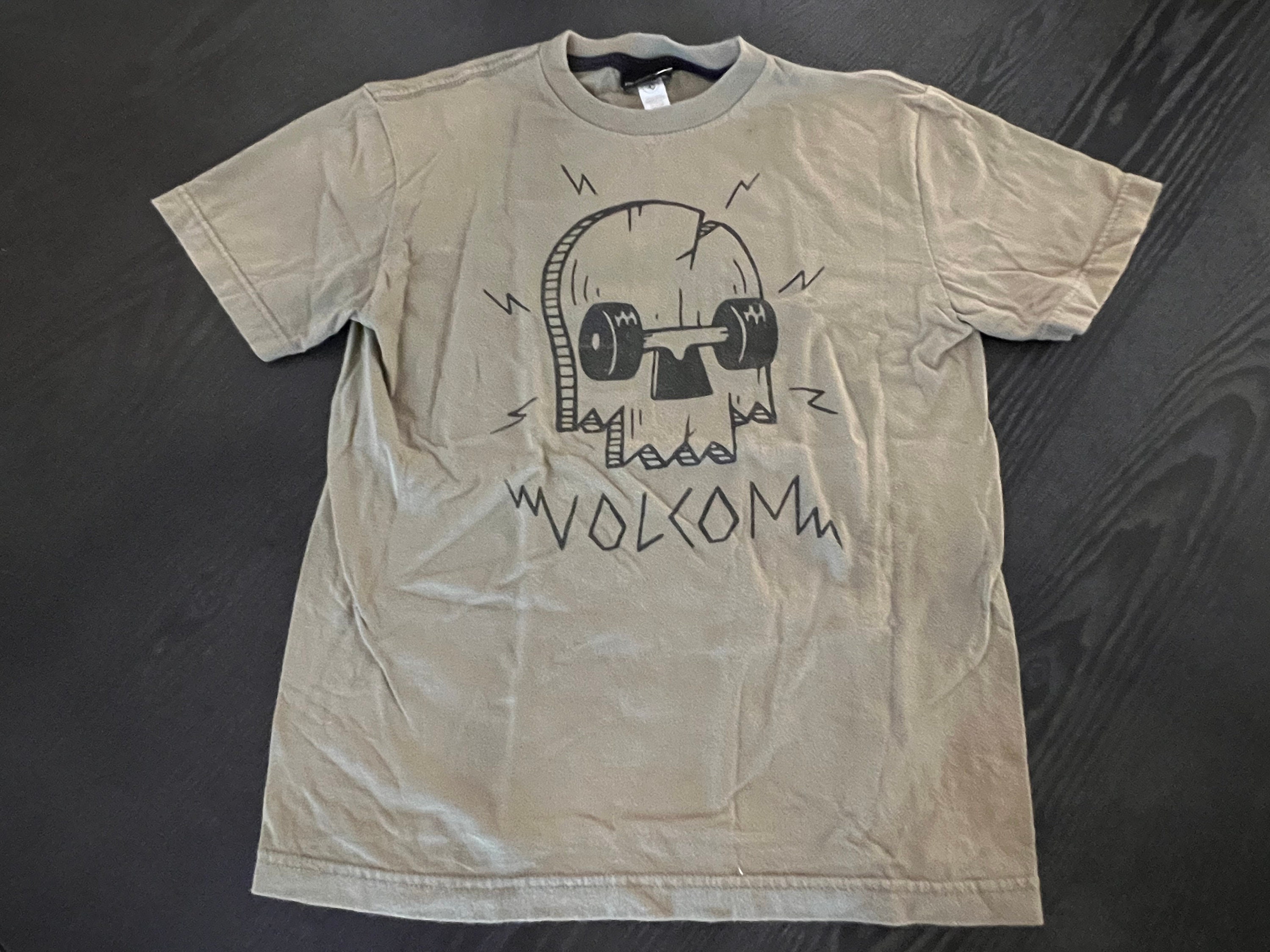 Vintage VOLCOM Skull Graphic T Shirt in Brown Size M Womens Volcom