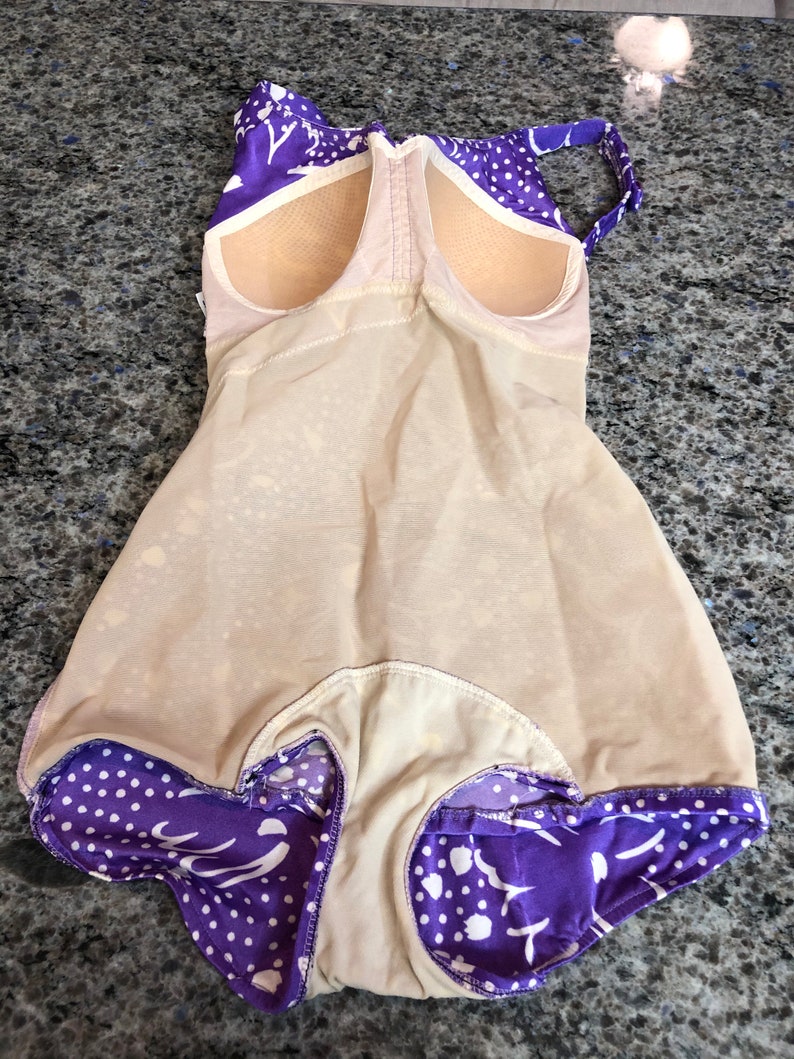 Roxanne swimsuit 196070/'s Roxanne Purple Floral Pin Up Rockabilly One Piece Swimsuit with Molded Cup Size 16 Bust 38B with Union Label