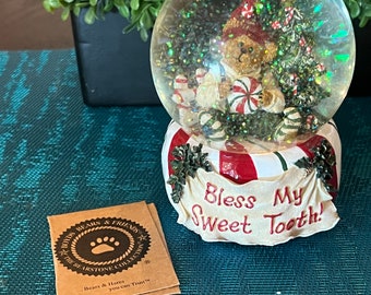 Vintage NIB Boyd’s Bears Christmas Water Ball Music Box Kirby w/Pip " Bless my Sweet Tooth" Bear with Candy in Water Globe & Music No 270515