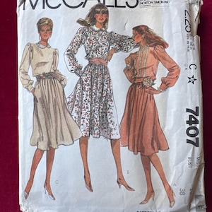 1981 McCalls Sewing Pattern 7407 Misses Long Sleeve Flowy Feminine Dress Size 16 Uncut~ long sleeve dress pattern
