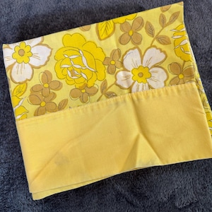 Vintage Dan River Yellow Gold Rose Floral Standard Pillowcase- yellow floral bedding, yellow floral pillowcase, vintage yellow bedding