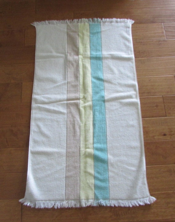 Vintage Fieldcrest 100% Cotton White Bath Towel W/pale Green 