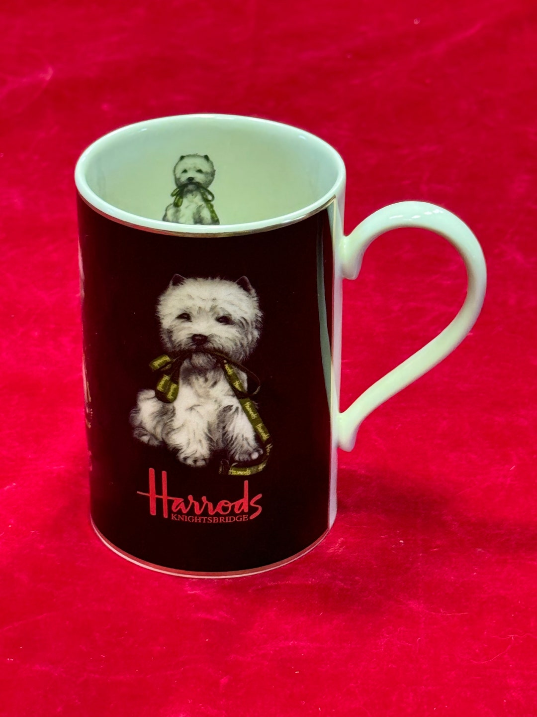 Tasses, soucoupes, théières et sucriers