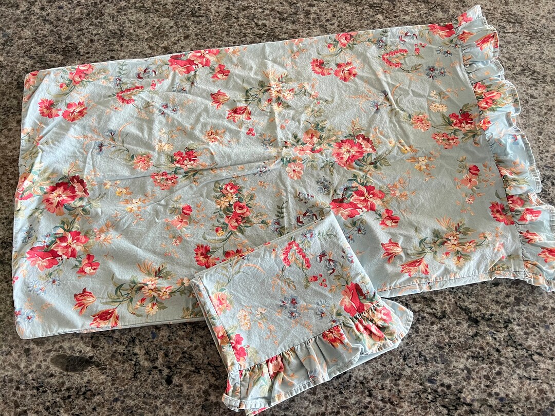 Ralph Lauren YVETTE Cottage Chic Blue Floral Set of 2 Standard